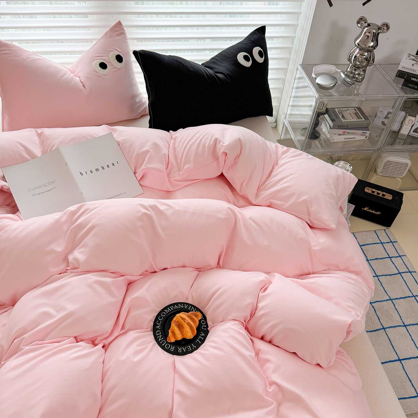 3Pcs Pink Eye Embroidery Printed Quilt Duvet Cover Bedding Set